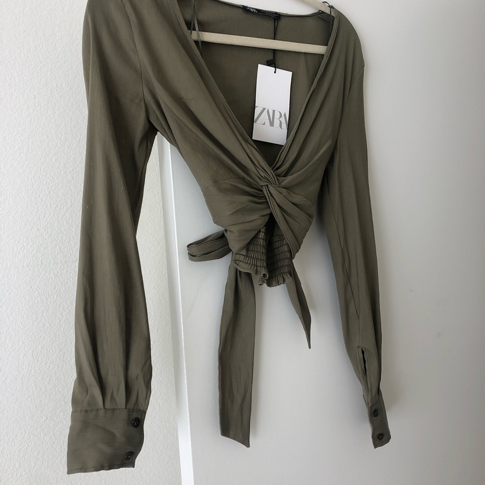 Zara top never worn